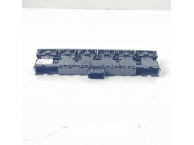 bontott SKODA RAPID Központizár Kapcsoló