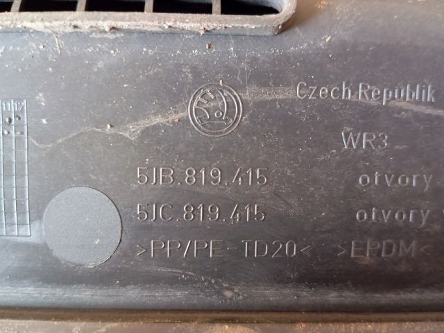 bontott SKODA RAPID Levélrács