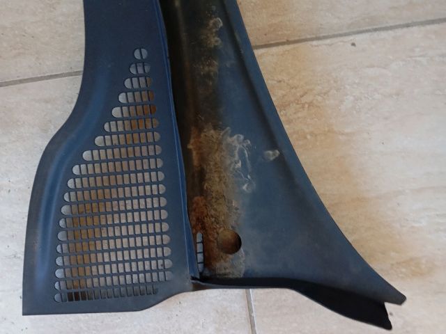 bontott SKODA RAPID Levélrács