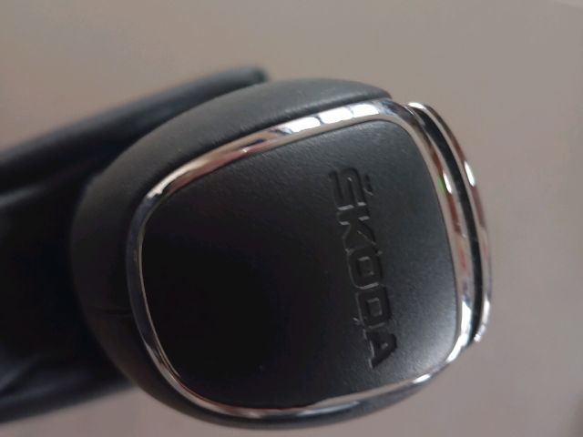 bontott SKODA RAPID Váltógomb