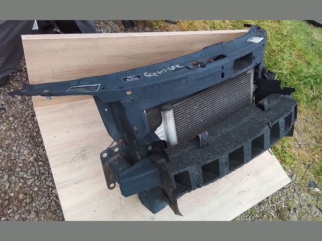 bontott SKODA ROOMSTER Komplett Homlokfal (Részeivel)