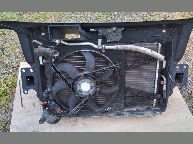 bontott SKODA ROOMSTER Komplett Homlokfal (Részeivel)