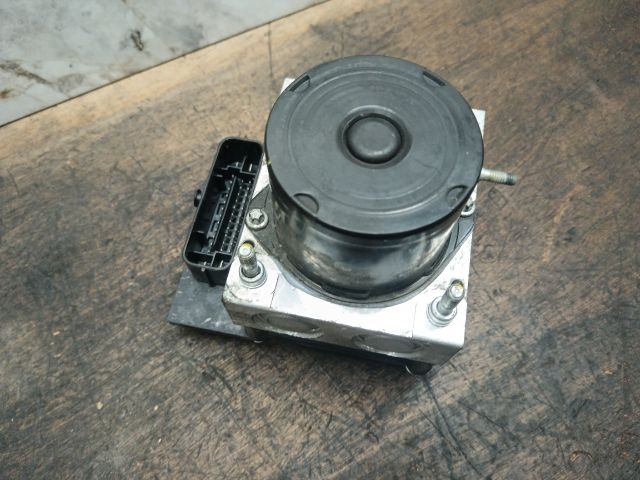 bontott SKODA ROOMSTER ABS Kocka