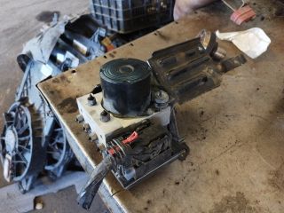 bontott SKODA ROOMSTER ABS Kocka