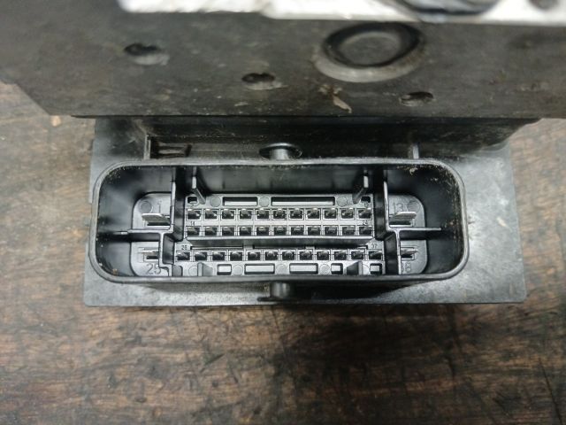 bontott SKODA ROOMSTER ABS Kocka