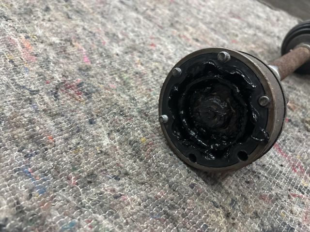 bontott SKODA ROOMSTER Bal Féltengely