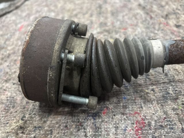 bontott SKODA ROOMSTER Bal Féltengely