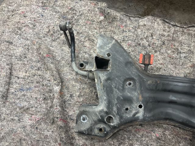 bontott SKODA ROOMSTER Első Bölcső