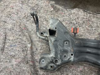 bontott SKODA ROOMSTER Első Bölcső