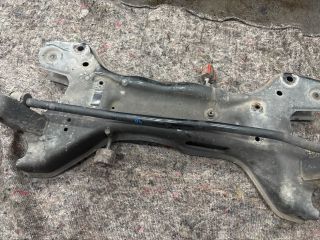 bontott SKODA ROOMSTER Első Bölcső