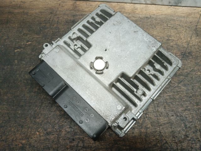 bontott SKODA ROOMSTER Motorvezérlő