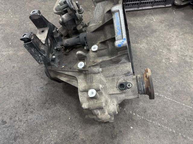 bontott SKODA ROOMSTER Váltó (Mechanikus)