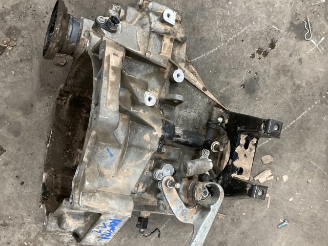 bontott SKODA ROOMSTER Váltó (Mechanikus)