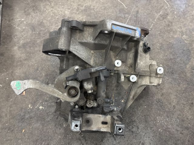 bontott SKODA ROOMSTER Váltó (Mechanikus)