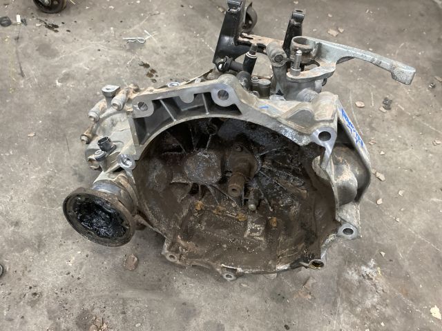 bontott SKODA ROOMSTER Váltó (Mechanikus)