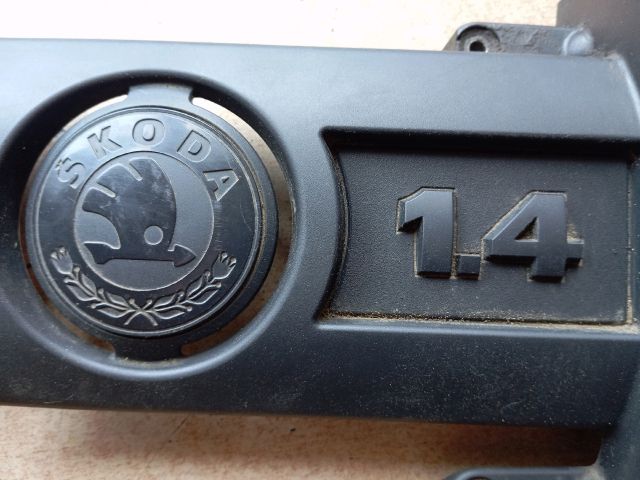 bontott SKODA ROOMSTER Felső Motorburkolat