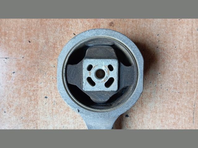 bontott SKODA ROOMSTER Motor Tartó Bak (Pozíciófüggetlen)