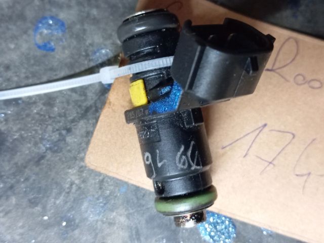 bontott SKODA ROOMSTER Porlasztó (1 db)