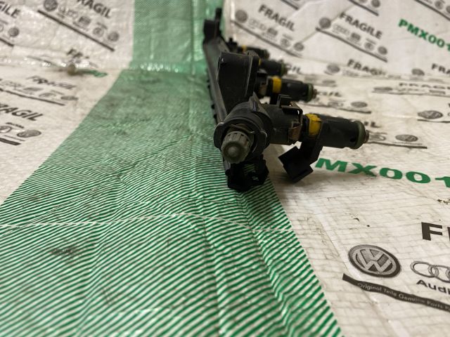 bontott SKODA ROOMSTER Porlasztó Sor / Híd