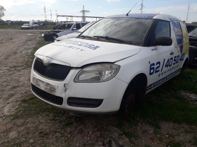 bontott SKODA ROOMSTER Biztosítéktábla Motortér