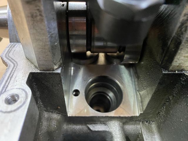 bontott SKODA ROOMSTER Hengerfej