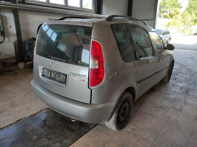 bontott SKODA ROOMSTER Jobb első Gólyaláb (Lengécsillapító, Rugó)