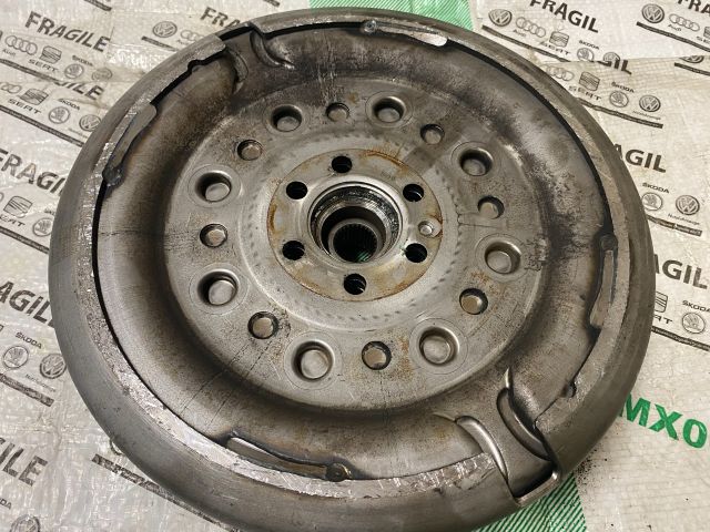 bontott SKODA ROOMSTER Kuplung Szett Lendkerékkel