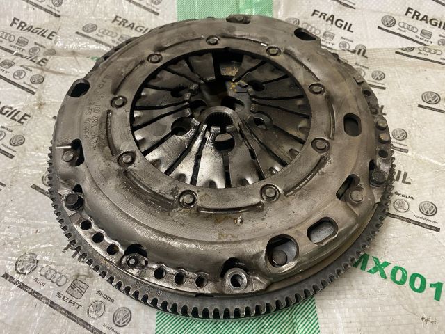 bontott SKODA ROOMSTER Kuplung Szett Lendkerékkel