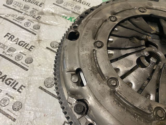 bontott SKODA ROOMSTER Kuplung Szett Lendkerékkel