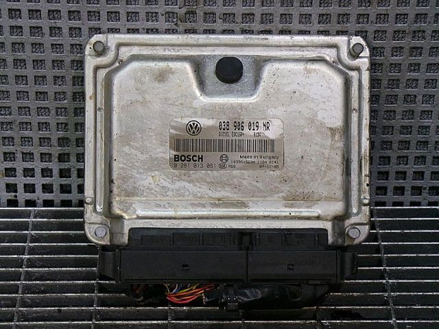 bontott SKODA ROOMSTER Motorvezérlő