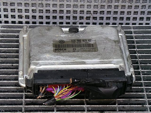 bontott SKODA ROOMSTER Motorvezérlő