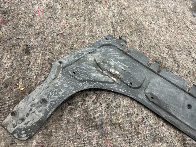 bontott SKODA ROOMSTER Alsó Motorburkolat