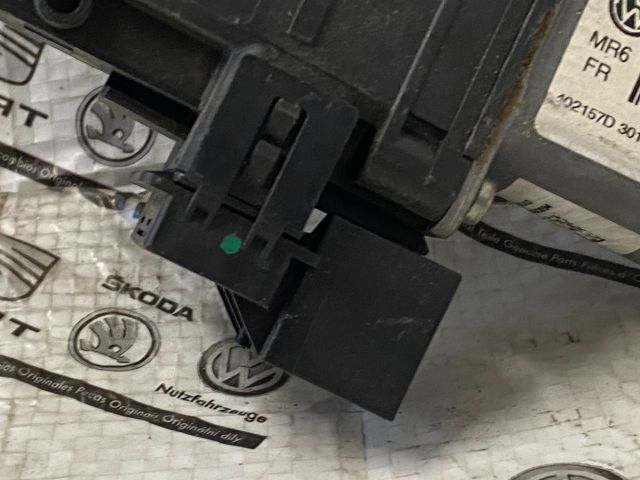 bontott SKODA ROOMSTER Bal első Ablakemelő Motor