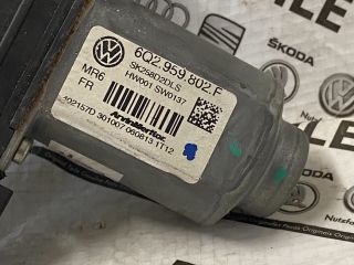 bontott SKODA ROOMSTER Bal első Ablakemelő Motor