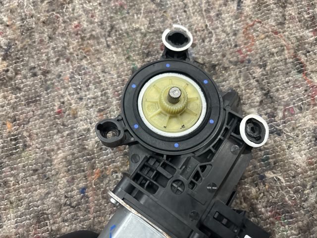 bontott SKODA ROOMSTER Bal első Ablakemelő Motor