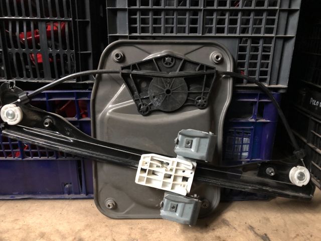 bontott SKODA ROOMSTER Bal első Ablakemelő Szerkezet (Elektromos)