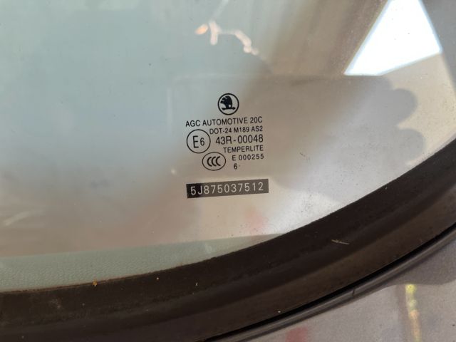 bontott SKODA ROOMSTER Bal első Ajtó (Részeivel)