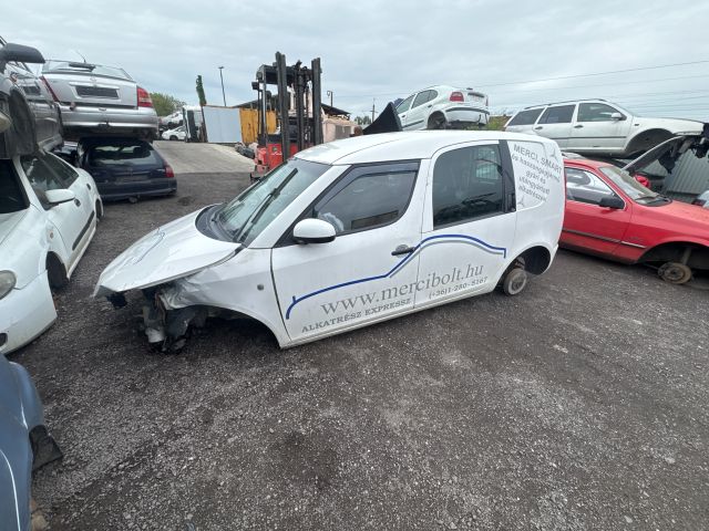 bontott SKODA ROOMSTER Bal első Ajtó (Üres lemez)