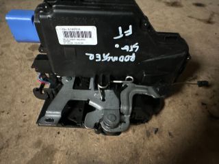 bontott SKODA ROOMSTER Bal első Ajtózár