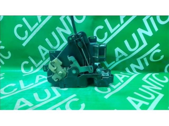 bontott SKODA ROOMSTER Bal első Ajtózár