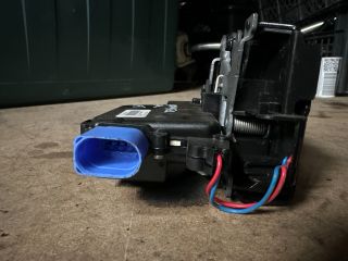 bontott SKODA ROOMSTER Bal első Ajtózár