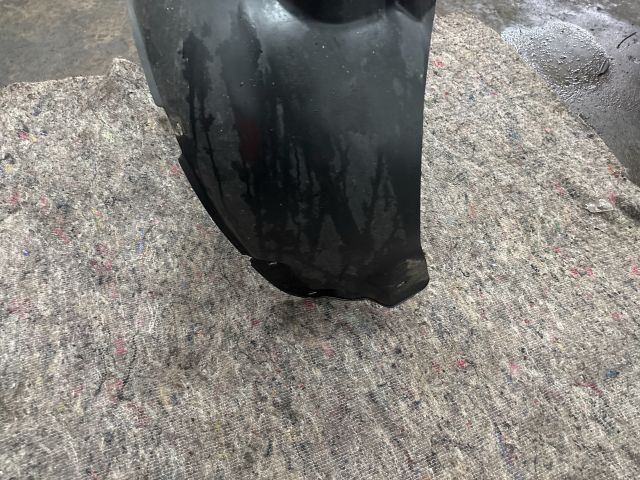 bontott SKODA ROOMSTER Bal első Dobbetét (Kerékjárati, Műanyag)