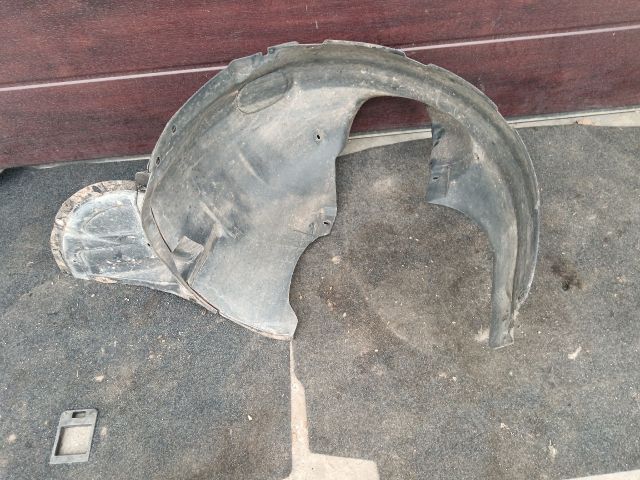 bontott SKODA ROOMSTER Bal első Dobbetét (Kerékjárati, Műanyag)