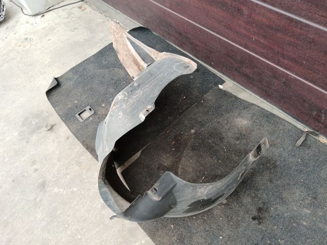 bontott SKODA ROOMSTER Bal első Dobbetét (Kerékjárati, Műanyag)