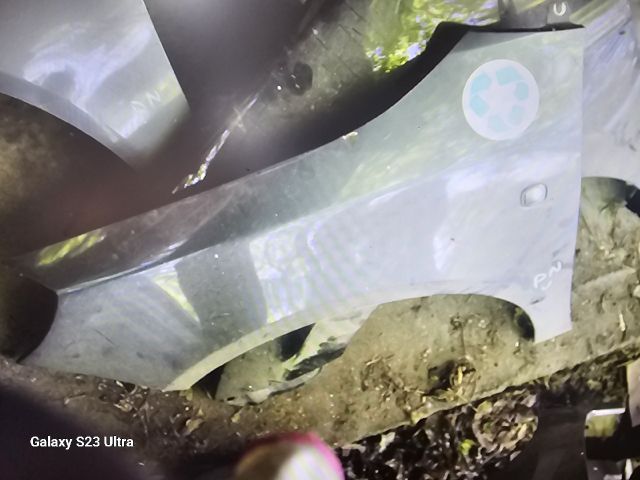 bontott SKODA ROOMSTER Bal első Sárvédő