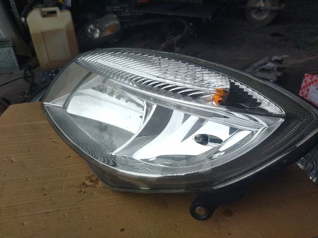 bontott SKODA ROOMSTER Bal Fényszóró