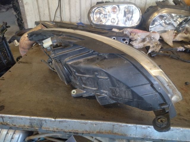 bontott SKODA ROOMSTER Bal Fényszóró