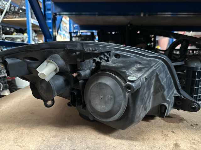 bontott SKODA ROOMSTER Bal Fényszóró