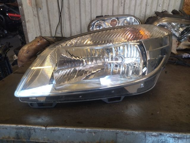 bontott SKODA ROOMSTER Bal Fényszóró