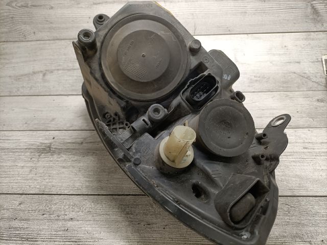 bontott SKODA ROOMSTER Bal Fényszóró